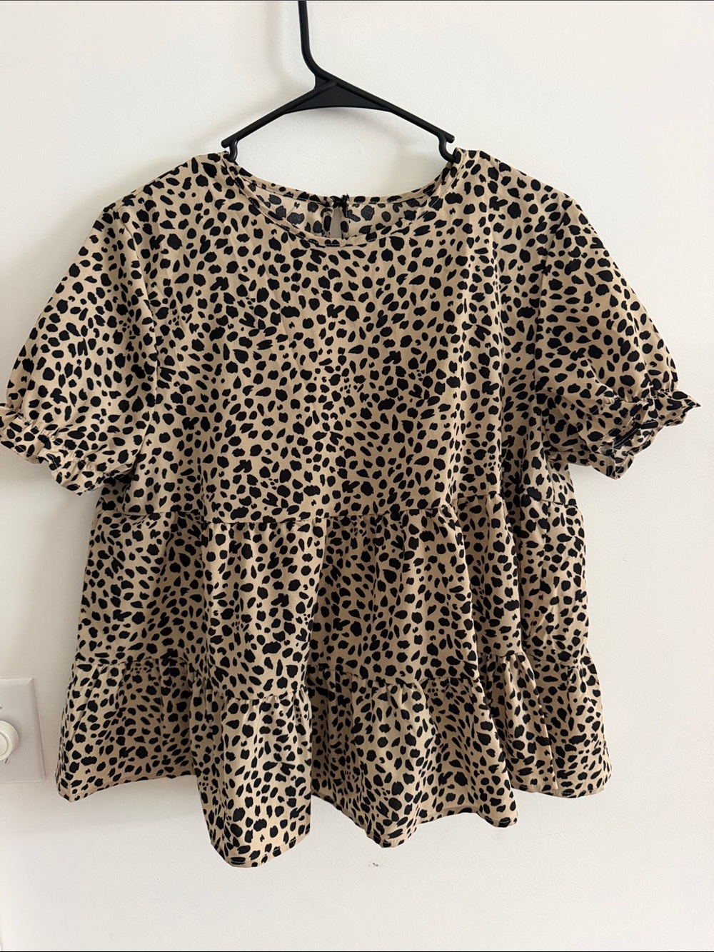 Source Unknown Beige and Black Leopard Peplum Top